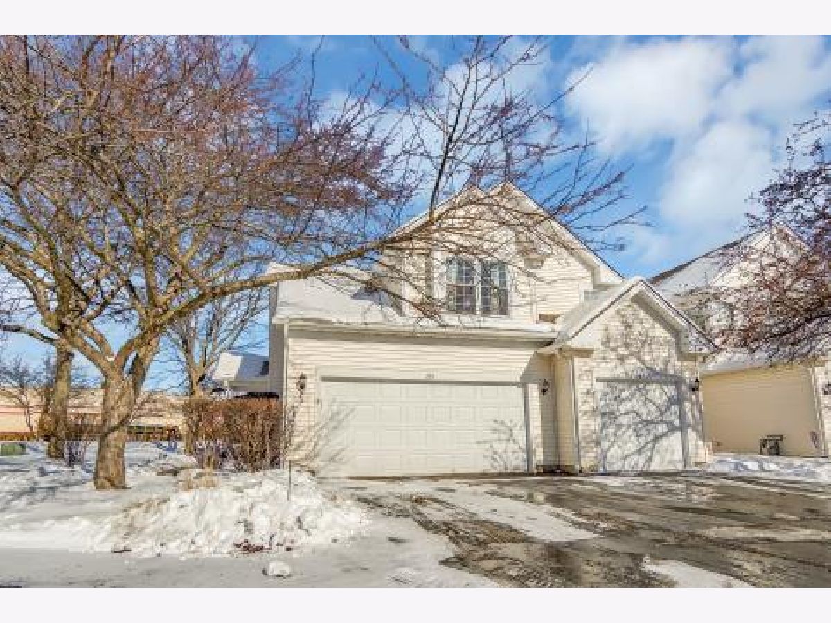 Townhomes Sold Kingsbrook Crossing Oswego Illinois, 301 Canterbury