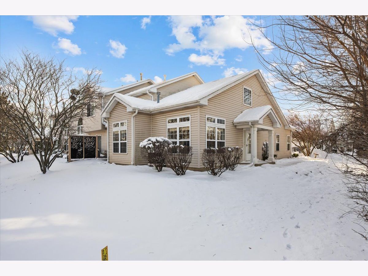 Townhomes & Homes Sold Waterford Oaks North Aurora Illinois, 1677 Waterford
