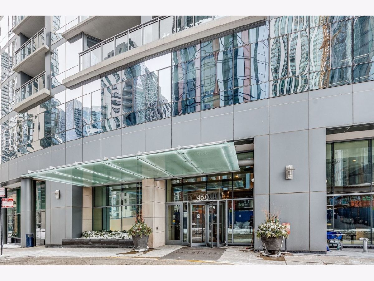 Condos & Townhomes Rented Chandler Chicago Illinois, 450 Waterside