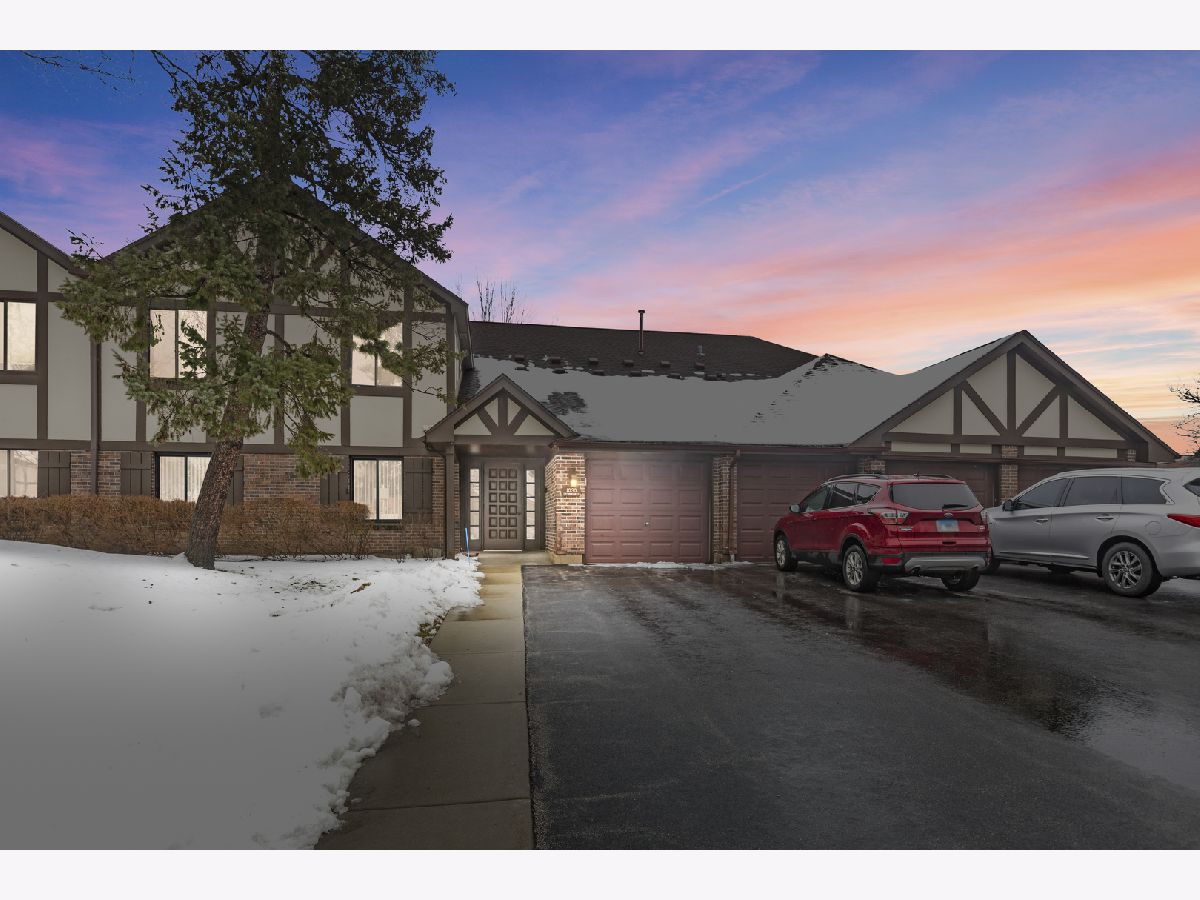 Condominiums Sold Lake Of The Winds Wheeling Illinois, 1030 Cottonwood