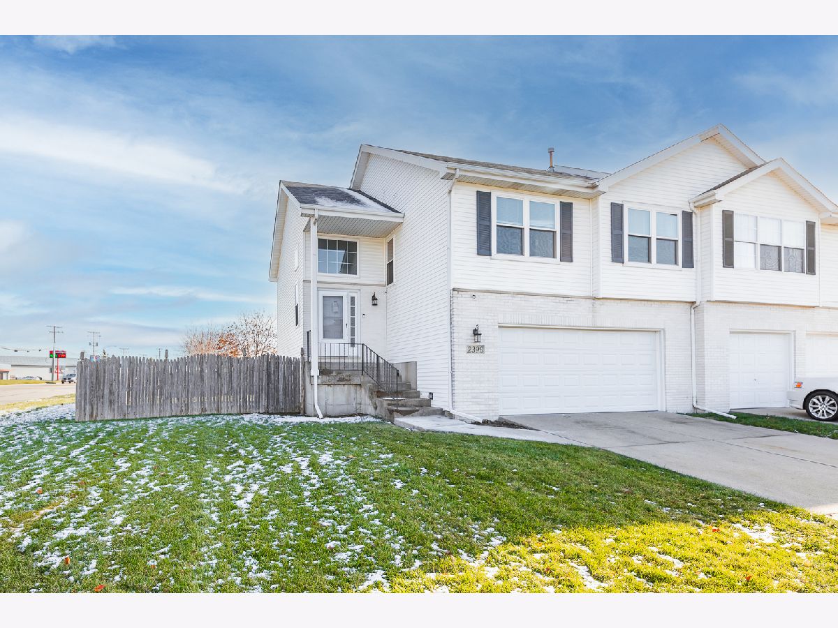 Townhomes Sold Caton Crest Crest Hill Illinois, 2398 Caton Crest