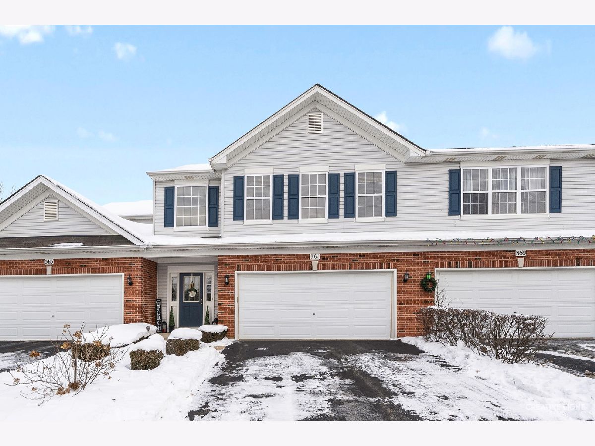 Townhomes & Homes Sold Blackberry Knoll Oswego Illinois, 361 Grape Vine