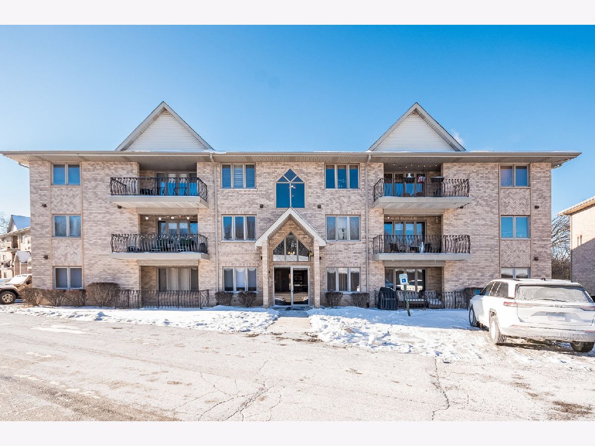 Condominiums Sold Shadow Creek Oak Forest Illinois, 5140 Shadow Creek