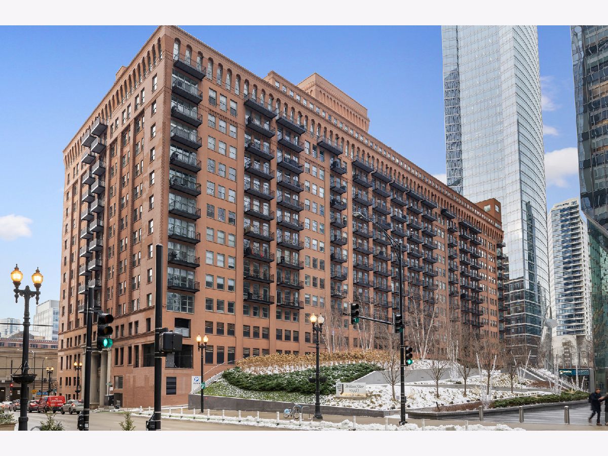 Condominiums Sold Randolph Place Chicago Illinois, 165 Canal