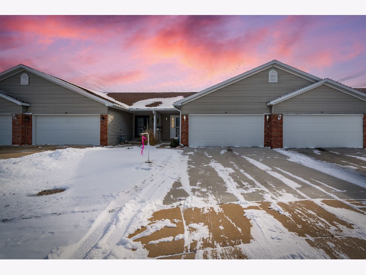 Condos & Townhomes & Homes Sold Lake Ridge Bloomington Illinois, 47 Oak Park