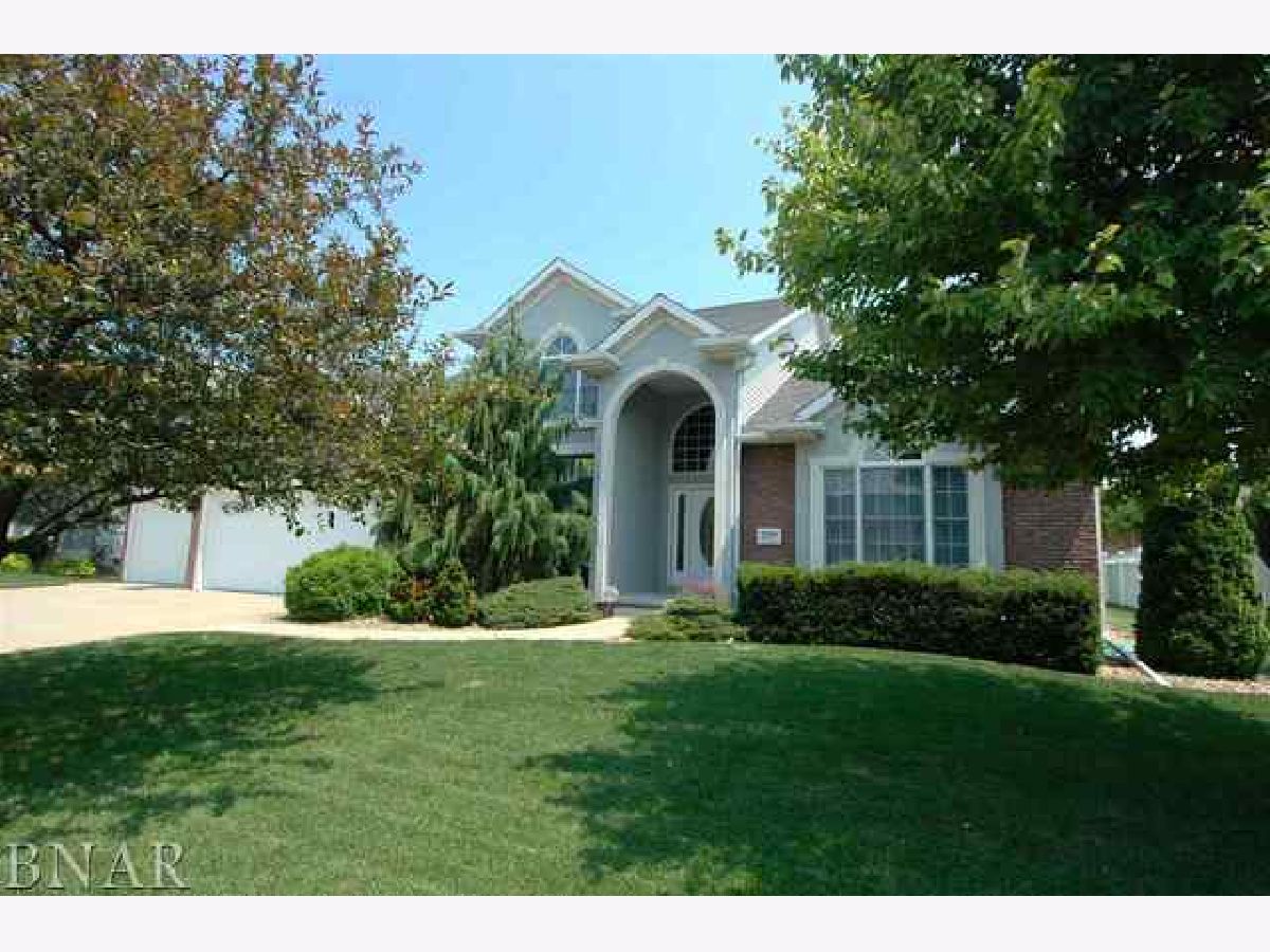 Homes & Condos & Townhomes Sold Summerfield Bloomington Illinois, 2209 Jessamine