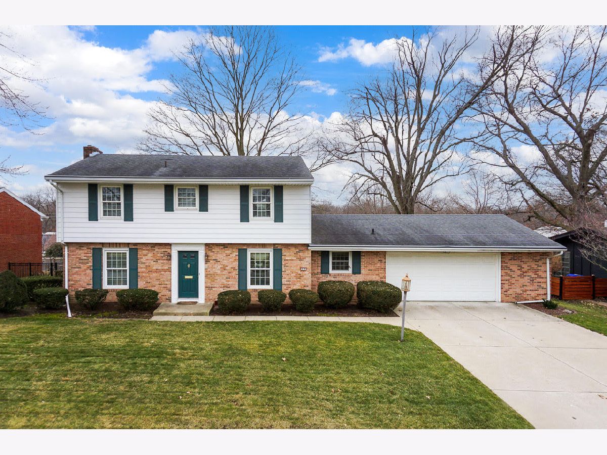 Homes & Condos & Townhomes Sold Fleetwood Bloomington Illinois, 215 Fleetwood