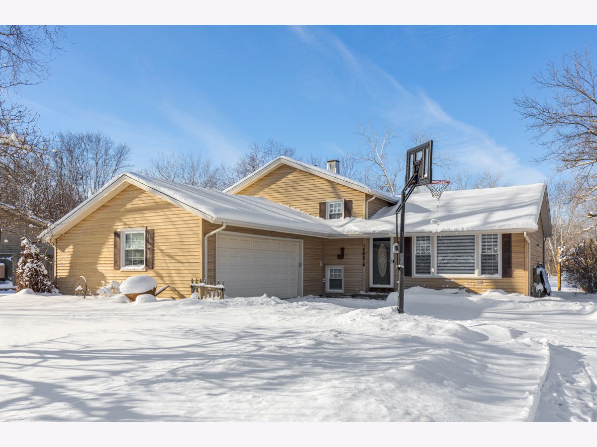 Homes Sold West Highland Acres Elgin Illinois, 12N276 Tina