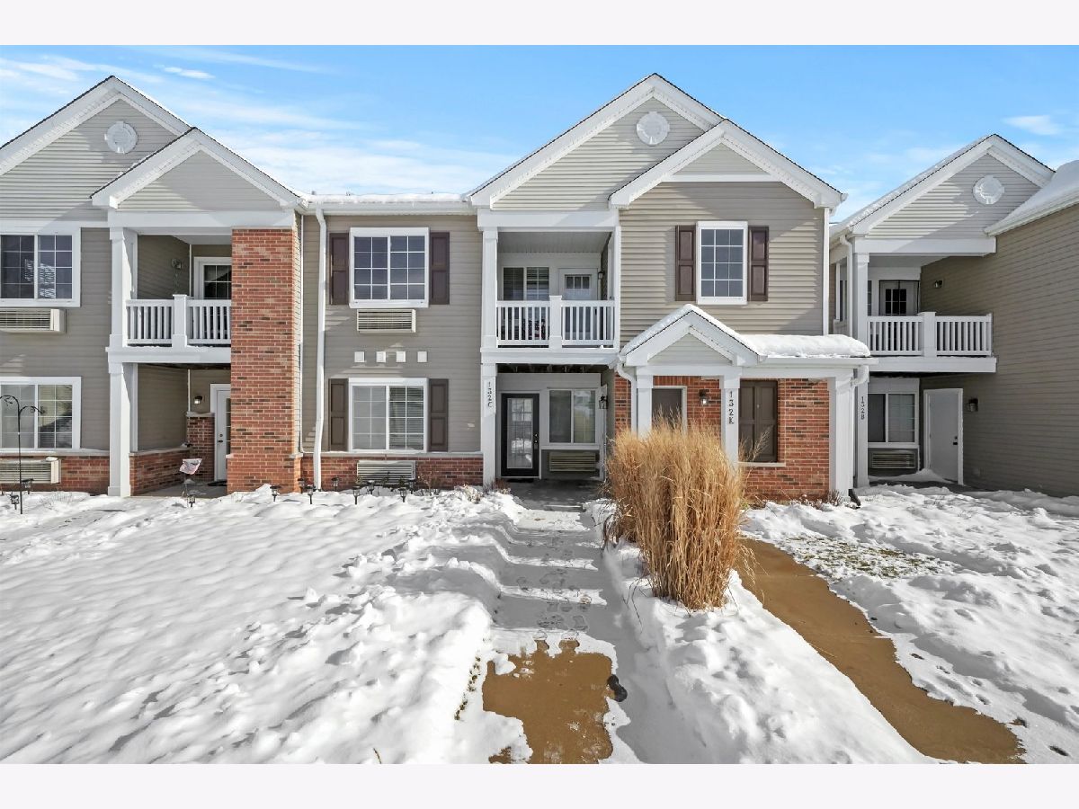 Bristol Bay Yorkville IL, Condos & Townhomes & Homes For Sale & For