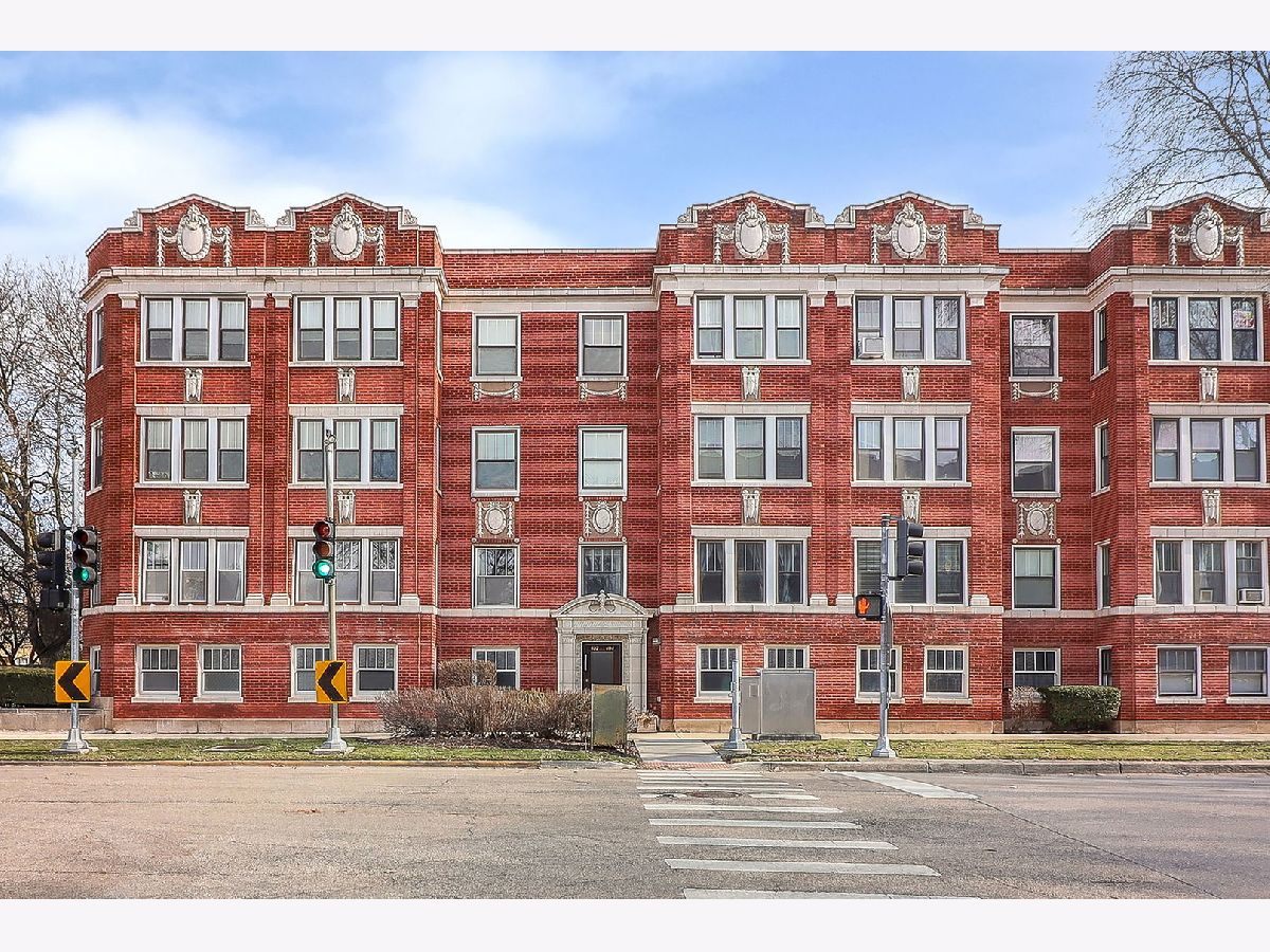 Condominiums Sold Boulevard Pointe Oak Park Illinois, 402 Lombard