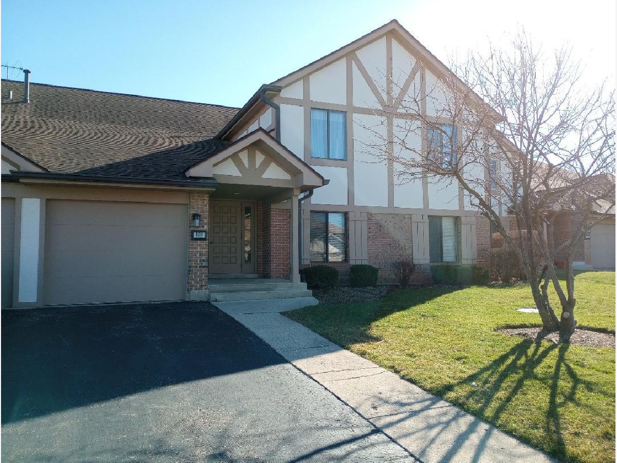 Condominiums & Homes Rented Kingsport Estates Schaumburg Illinois, 829 Thornton