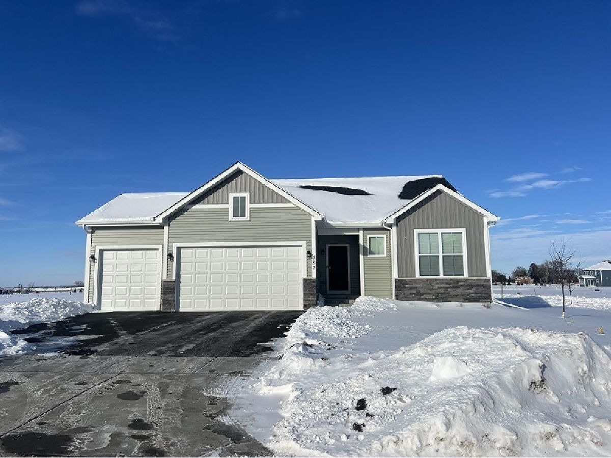 Homes & Condos & Townhomes Rented Prairie Ridge Hampshire Illinois, 452 Dawns End