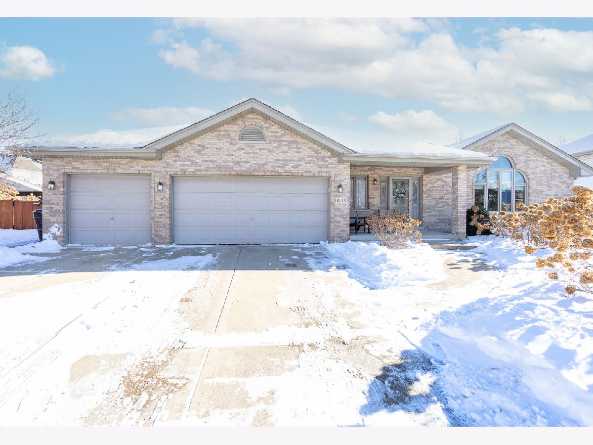 Townhomes & Condos & Homes Sold Preserves Of Marley Creek Orland Park Illinois, 18219 Clear Creek