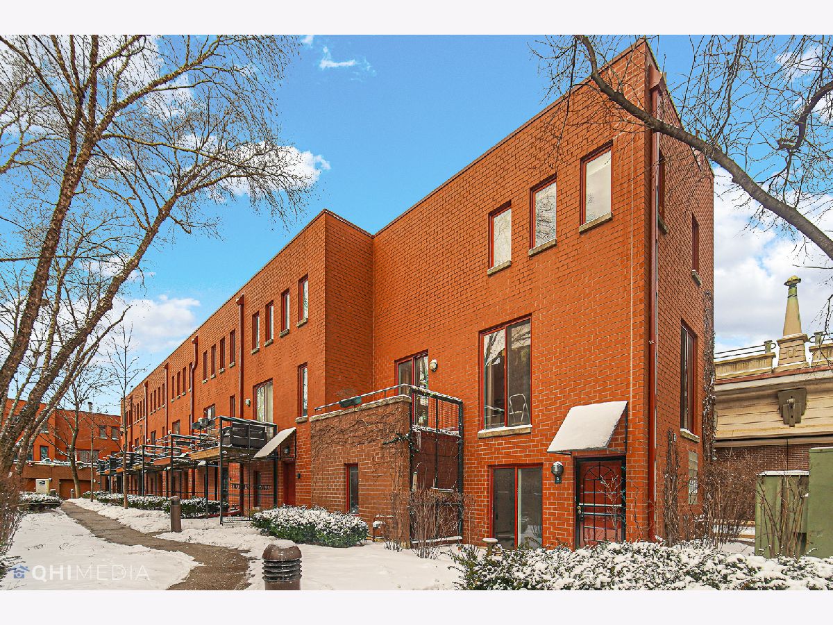 Townhomes & Condos & Homes Rented Dearborn Park Ii Chicago Illinois, 1200 Federal