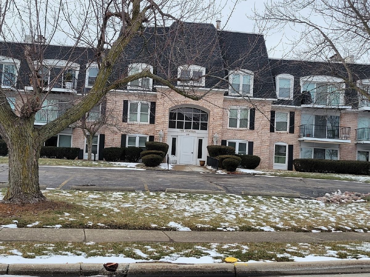 Condos & Townhomes Sold Chateaus Bloomington Illinois, 111 Rust