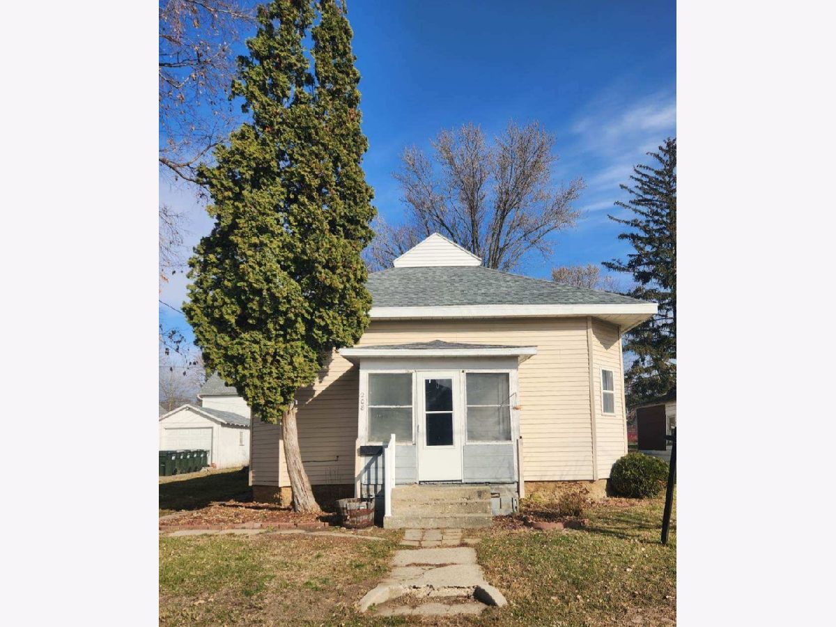Homes Sold Flock And Harper Sterling Illinois, 208 16th