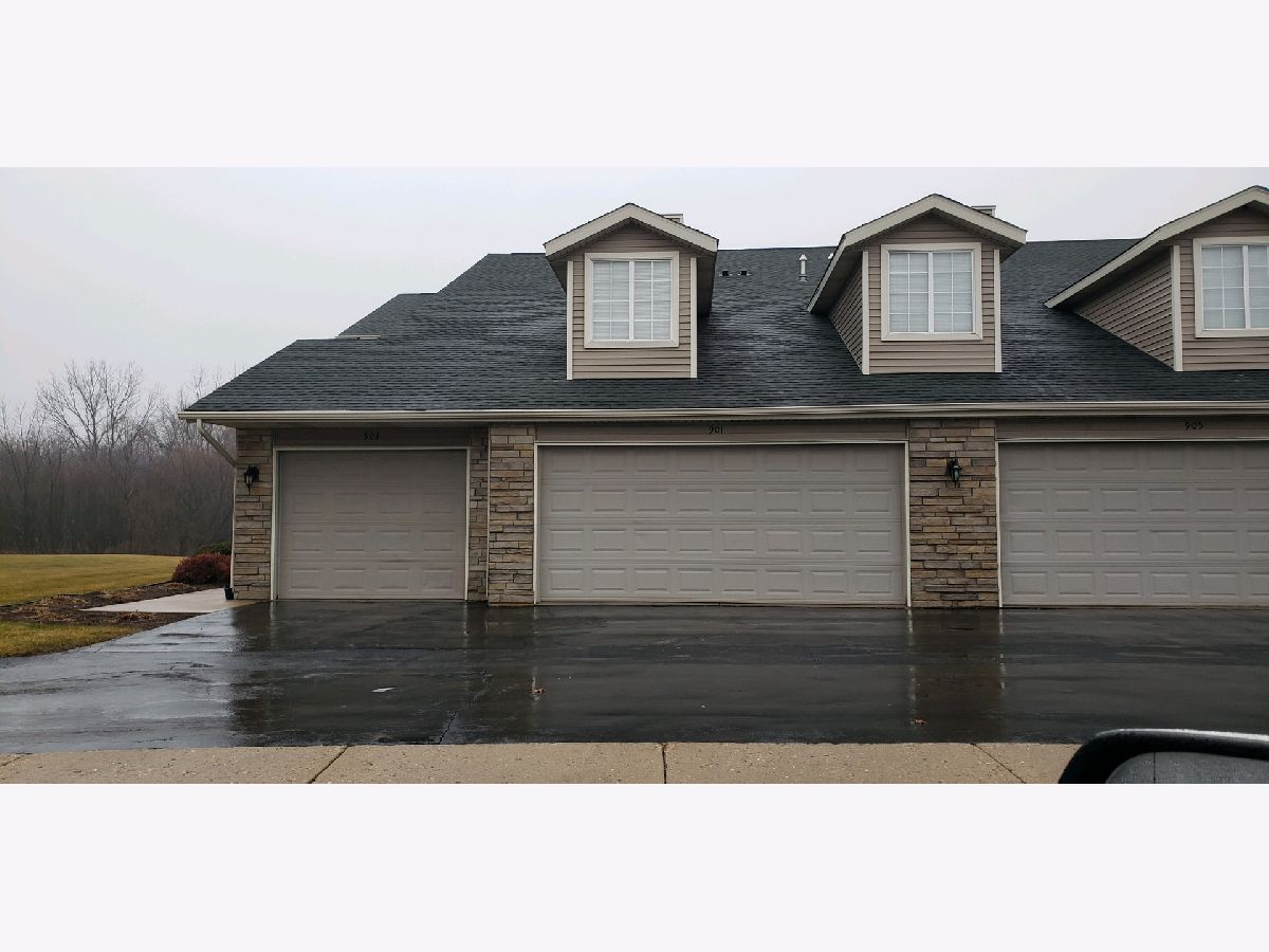 Condominiums Rented River Edge Sycamore Illinois, 901 Penny