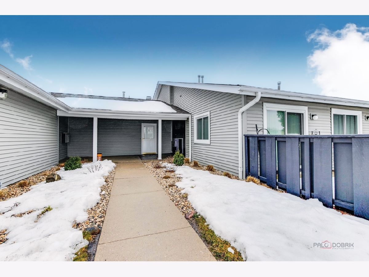 Condos & Townhomes & Homes Sold Waters Edge Mchenry Illinois, 601 Devonshire