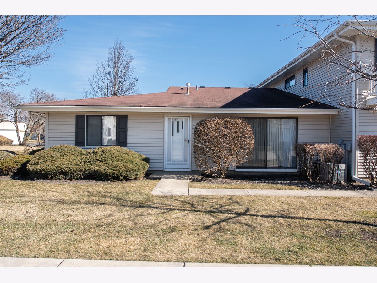 Townhomes & Condos & Homes Rented Weathersfield Commons Schaumburg Illinois, 1418 Ellisville