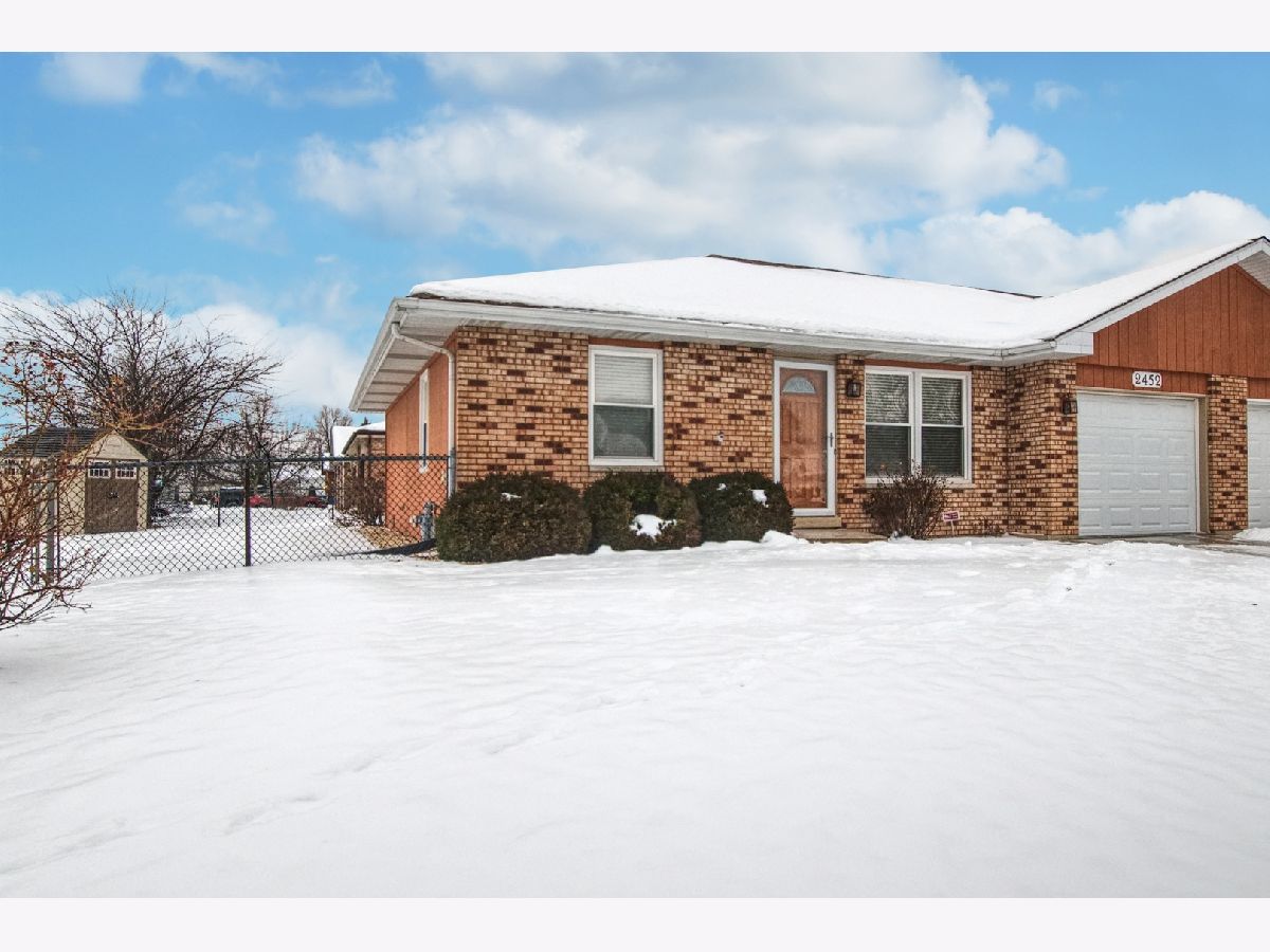 Townhomes Sold Oak Tree Village Crest Hill Illinois, 2452 Red Oak