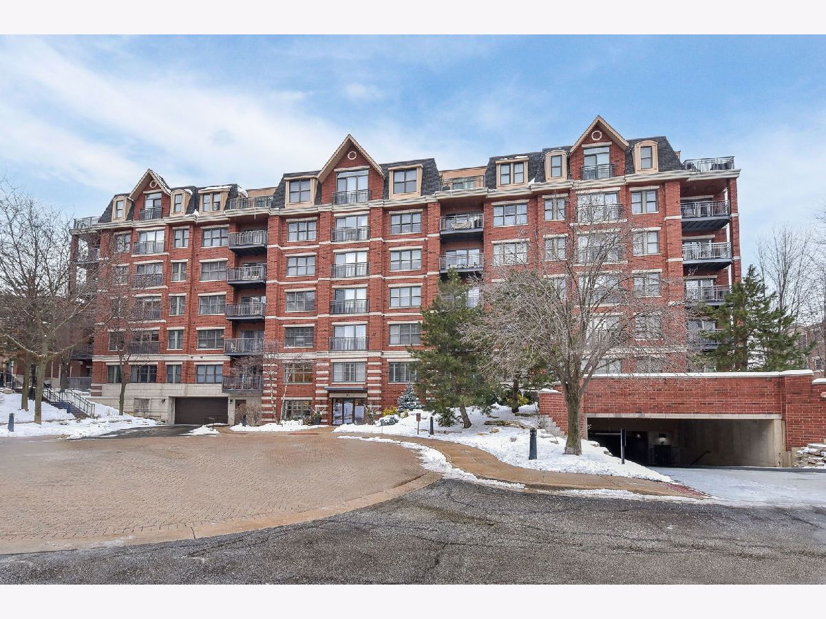 Condos & Townhomes Sold Courthouse Square Wheaton Illinois, 255 Liberty