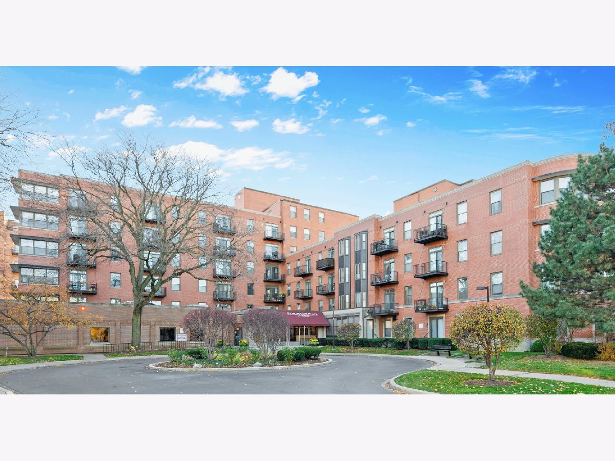 Condos & Townhomes & Homes Sold Renaissance Place Chicago Illinois, 5200 Ellis