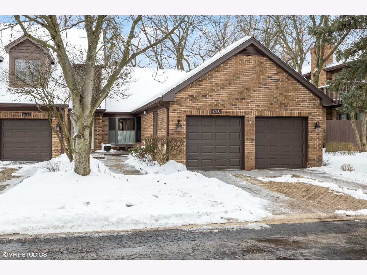 Condos & Townhomes Sold Courtyards Of Westchester Westchester Illinois, 11151 Regency