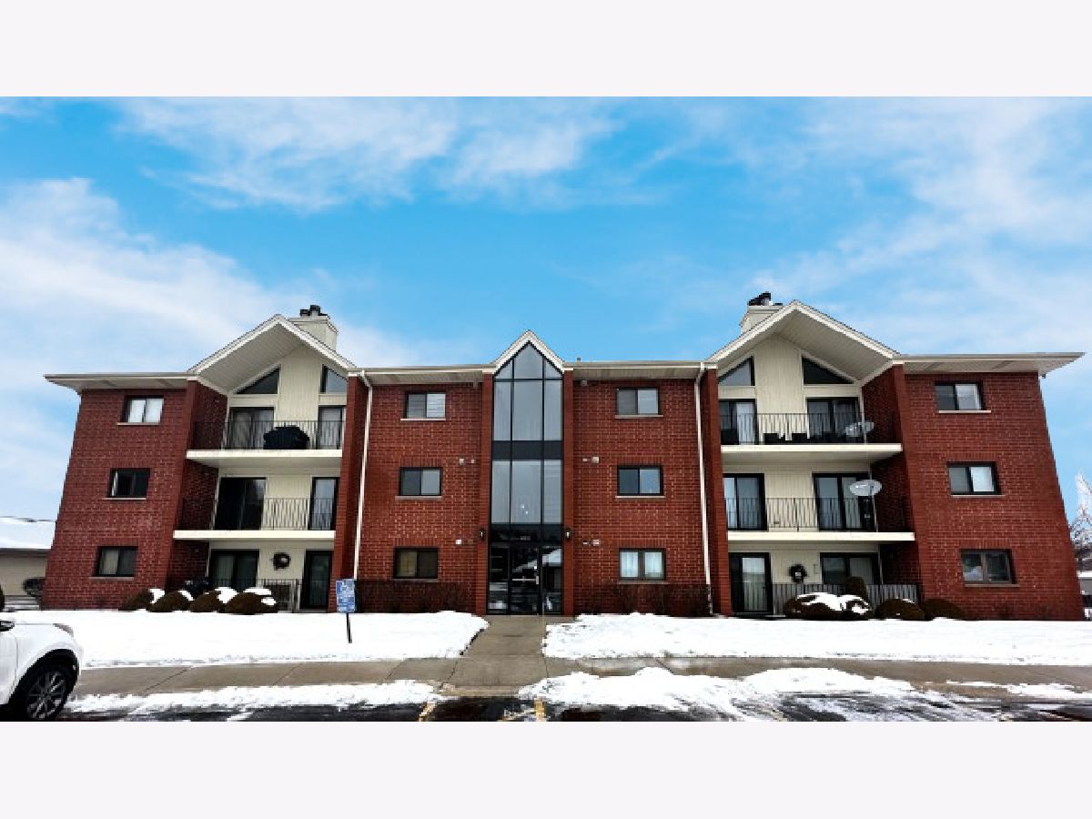 Condominiums Sold Hamilton Hills Tinley Park Illinois, 6612 Martin France