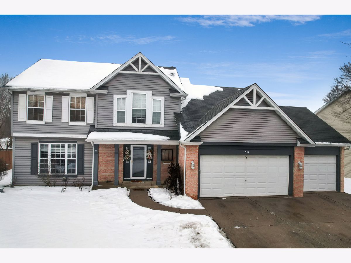 Homes & Condos & Townhomes Sold Lakeview Estates Oswego Illinois, 211 Parkside