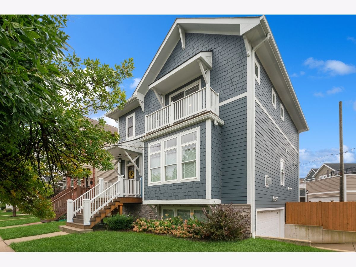 Homes & Condominiums Sold The Villa Chicago Illinois, 3650 Avondale