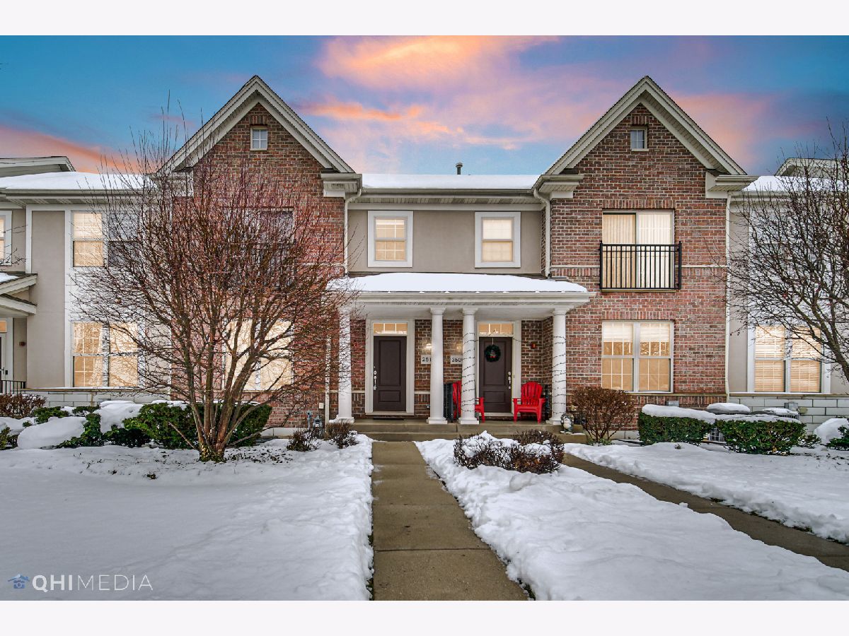 Townhomes & Homes Sold Waterbury Place Buffalo Grove Illinois, 2510 Waterbury