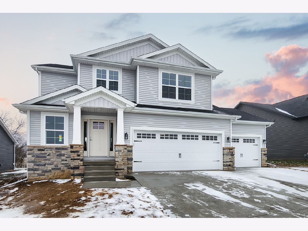Homes & Condos & Townhomes Sold Fox Lake Bloomington Illinois, 2506 Savanna