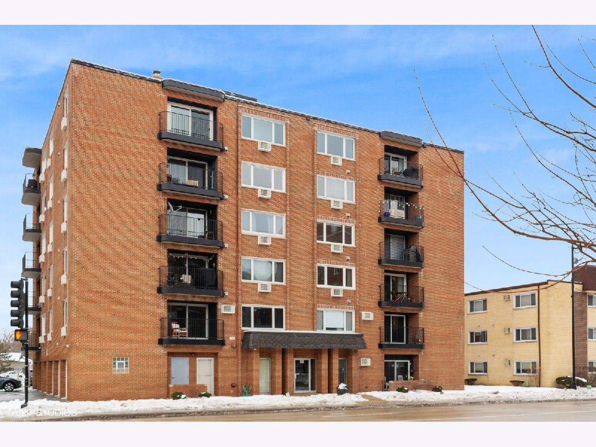 Condominiums & Homes Sold Sherwood House Des Plaines Illinois, 659 Des Plaines River