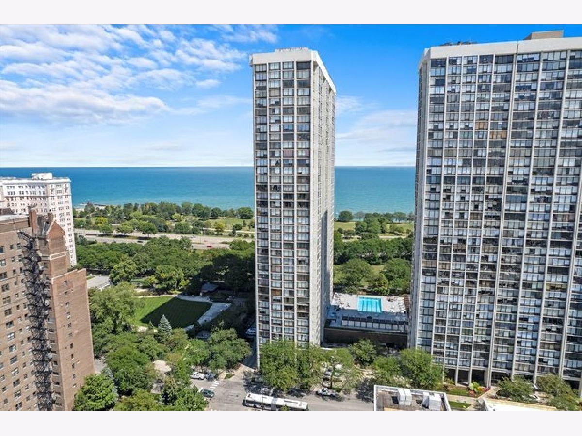 Condominiums Rented Edgewater Plaza Chicago Illinois, 5455 Sheridan