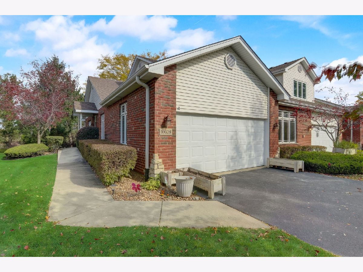 Townhomes & Homes Sold Crystal Creek Mokena Illinois, 10628 Canterbury
