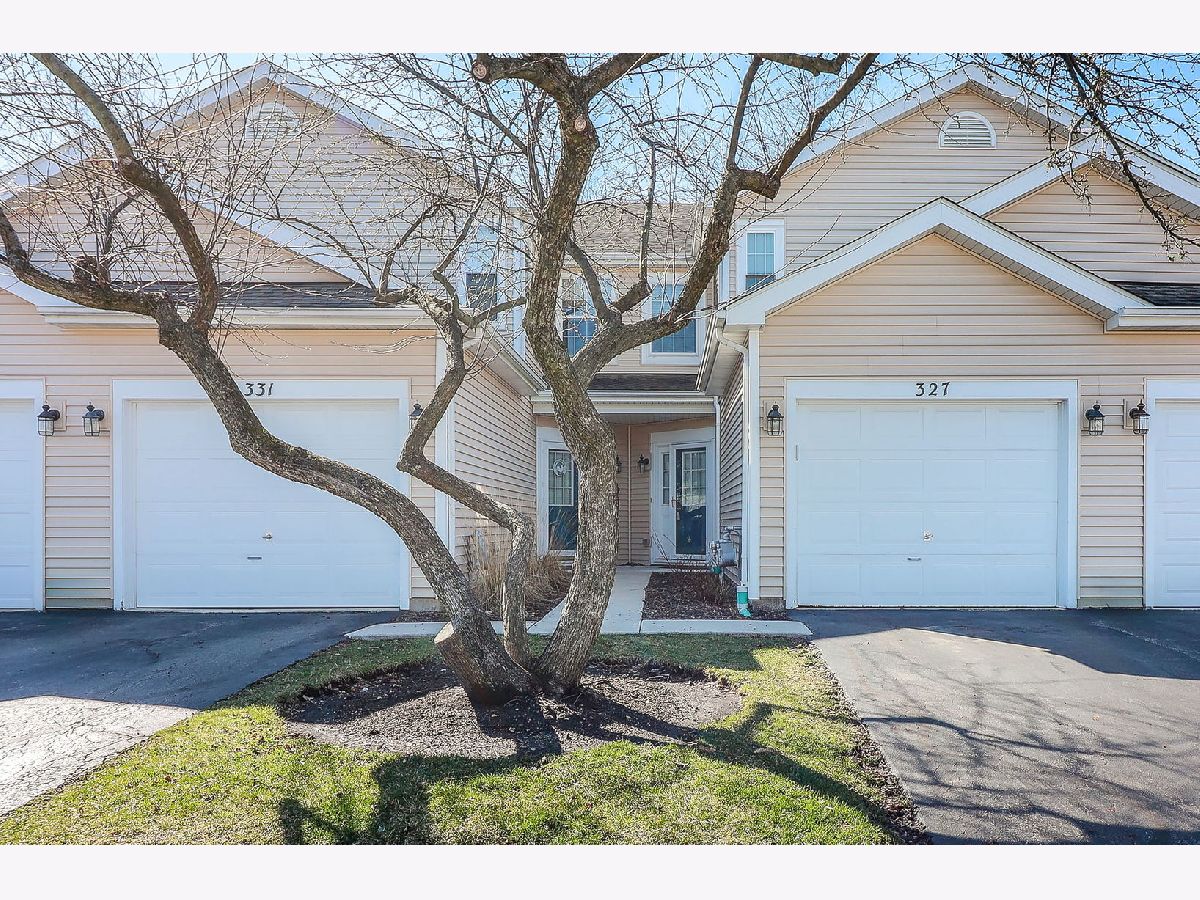 Townhomes Sold Meribel Schaumburg Illinois, 327 Glen Leven