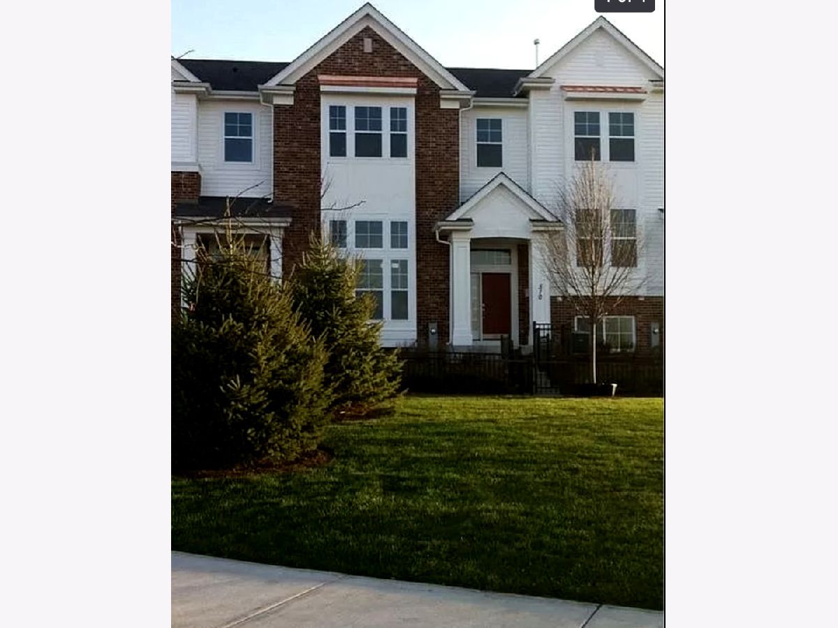 Townhomes & Condos Rented The Plaza On New York Aurora Illinois, 510 Plaza
