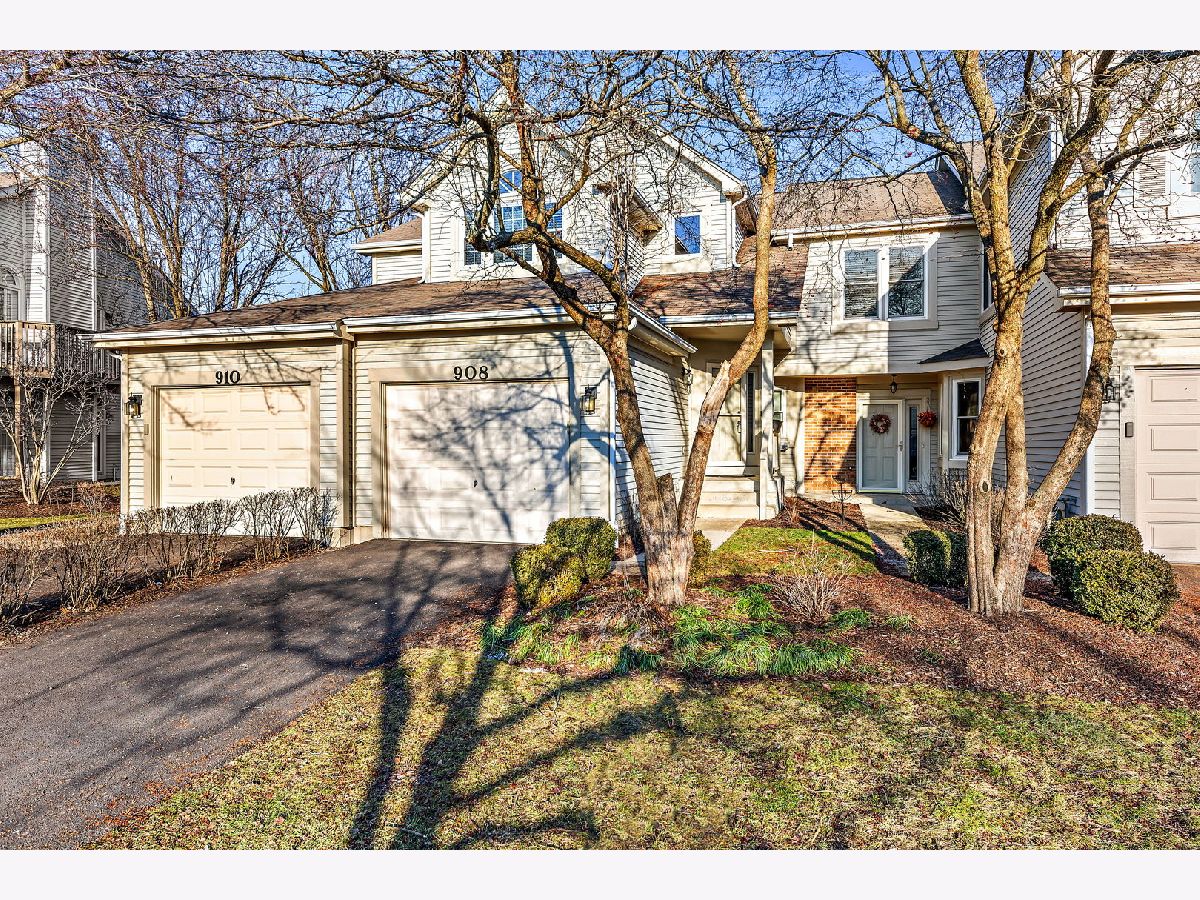 Townhomes & Condos Rented Villas Of The Fields Naperville Illinois, 908 Prospect