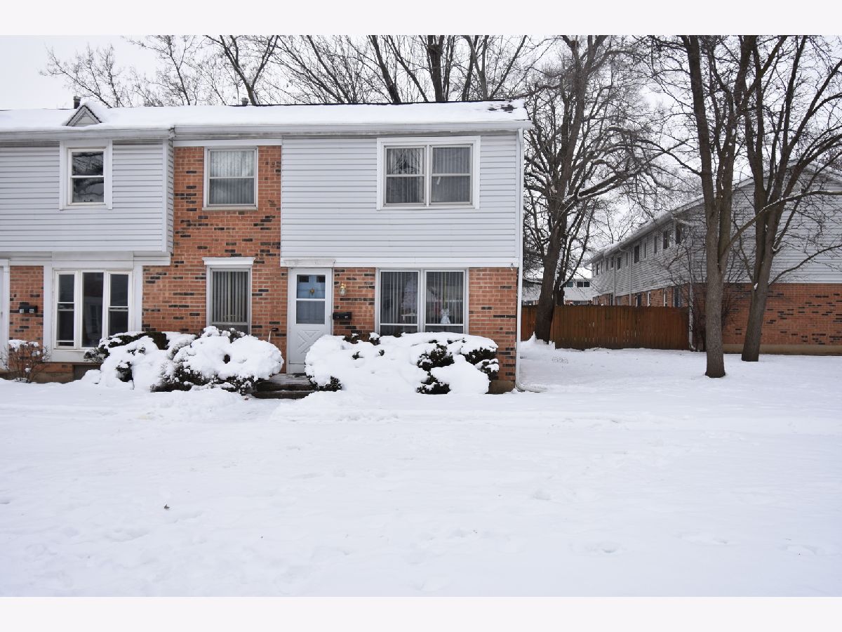Townhomes & Condos Sold The Oaks Streamwood Illinois, 1097 Bristol