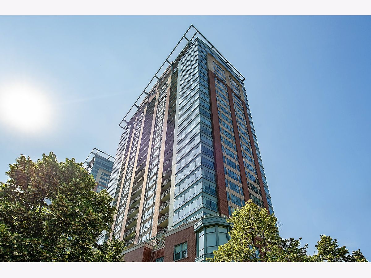 Condos & Townhomes Rented Riverview Condominiums Chicago Illinois, 445 North Water