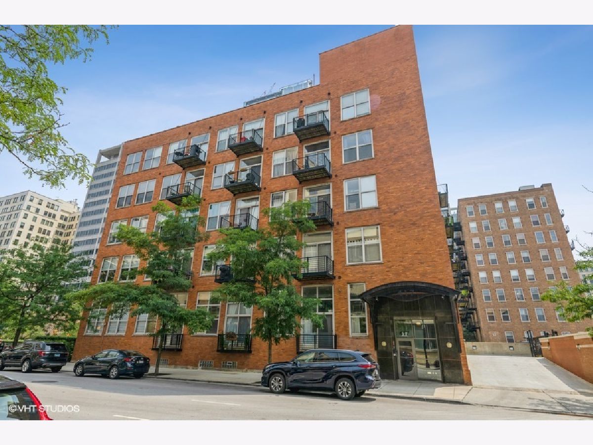Condominiums Rented Gotham Lofts Chicago Illinois, 417 Jefferson