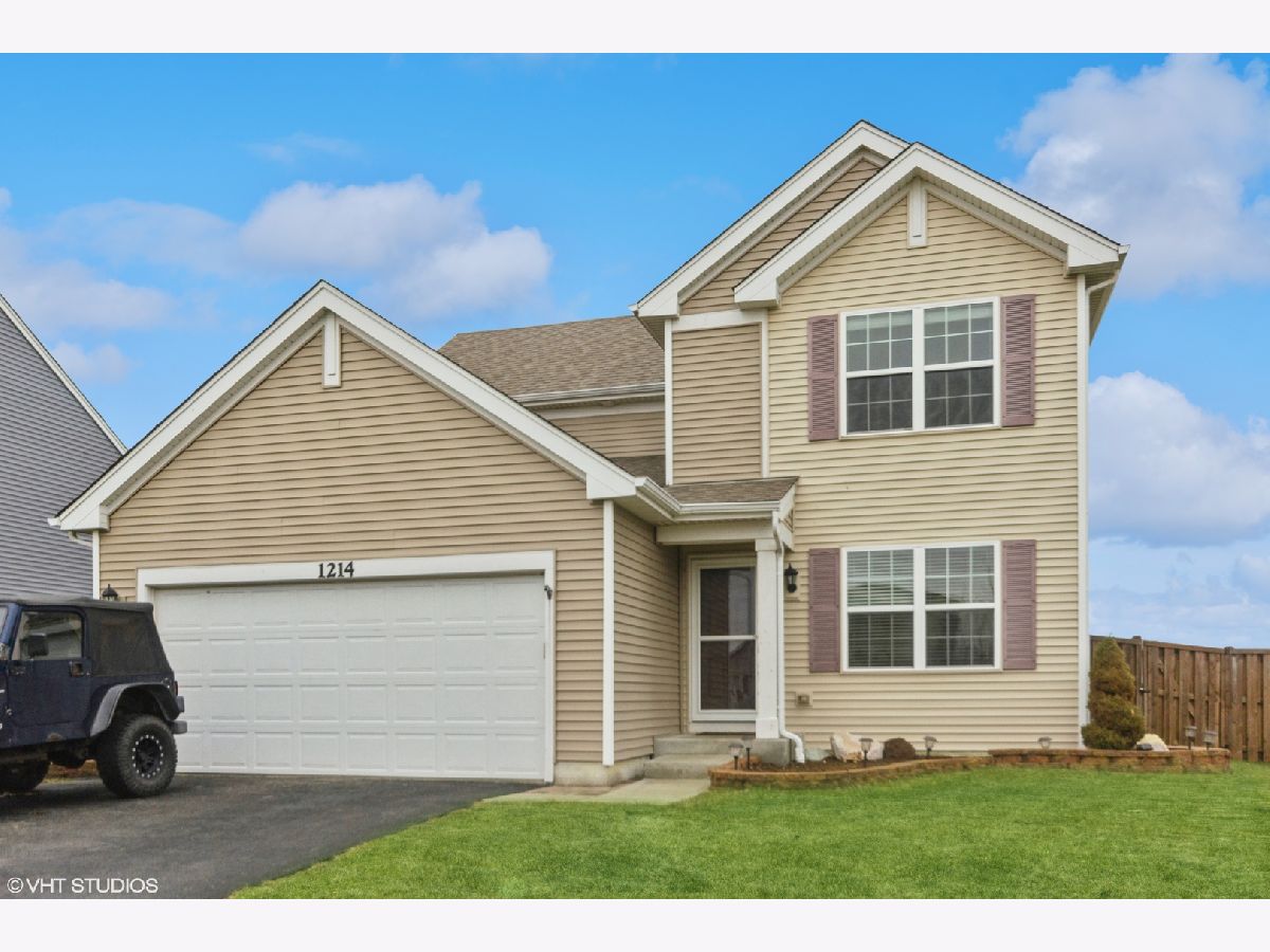 Homes Sold Fall Creek Joliet Illinois, 1214 Riverhaven