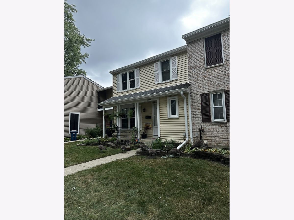 Townhomes Sold Olde Salem Hanover Park Illinois, 7649 Manchester Manor