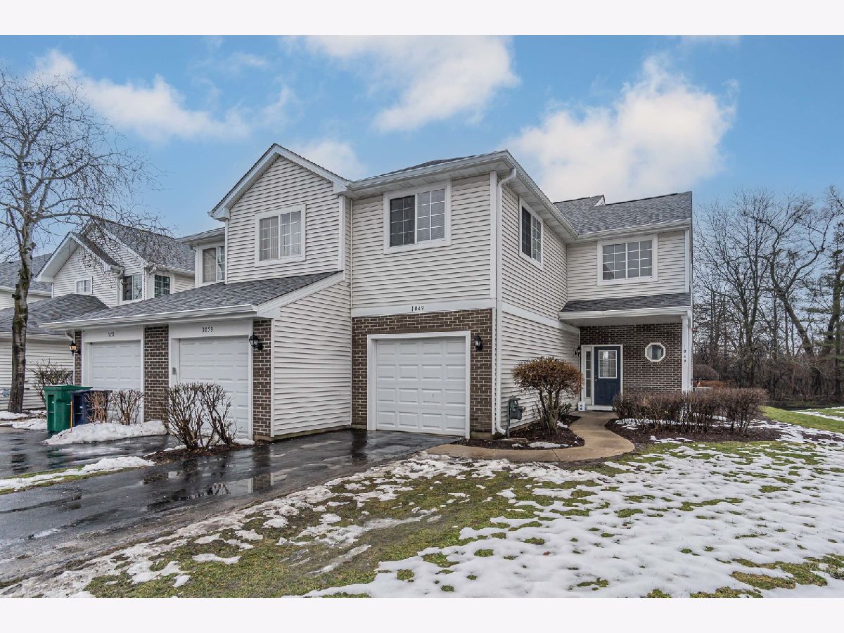 Townhomes & Condos Rented Cambria Lombard Illinois, 1049 Wilson