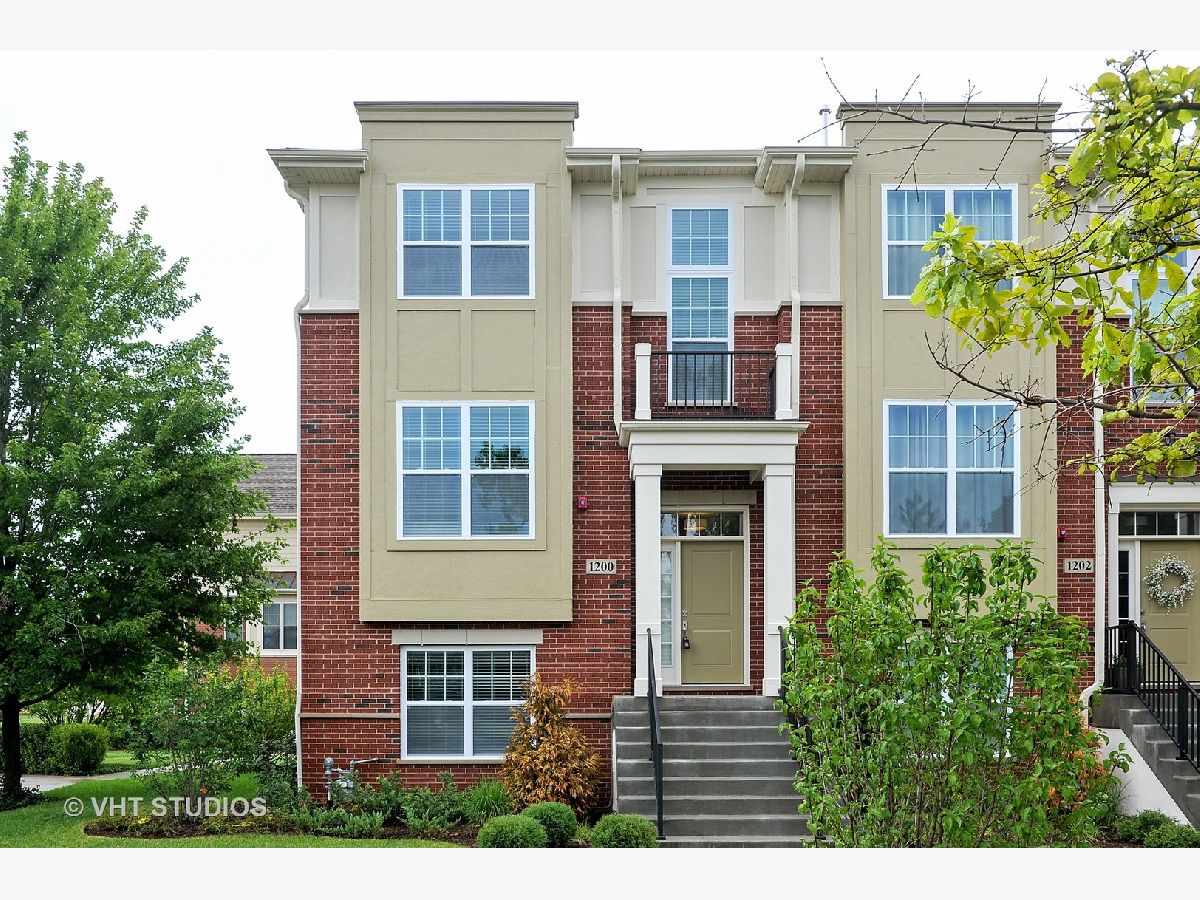 Townhomes Rented Lexington Row At Port Clinton Place Vernon Hills Illinois, 1200 Danforth