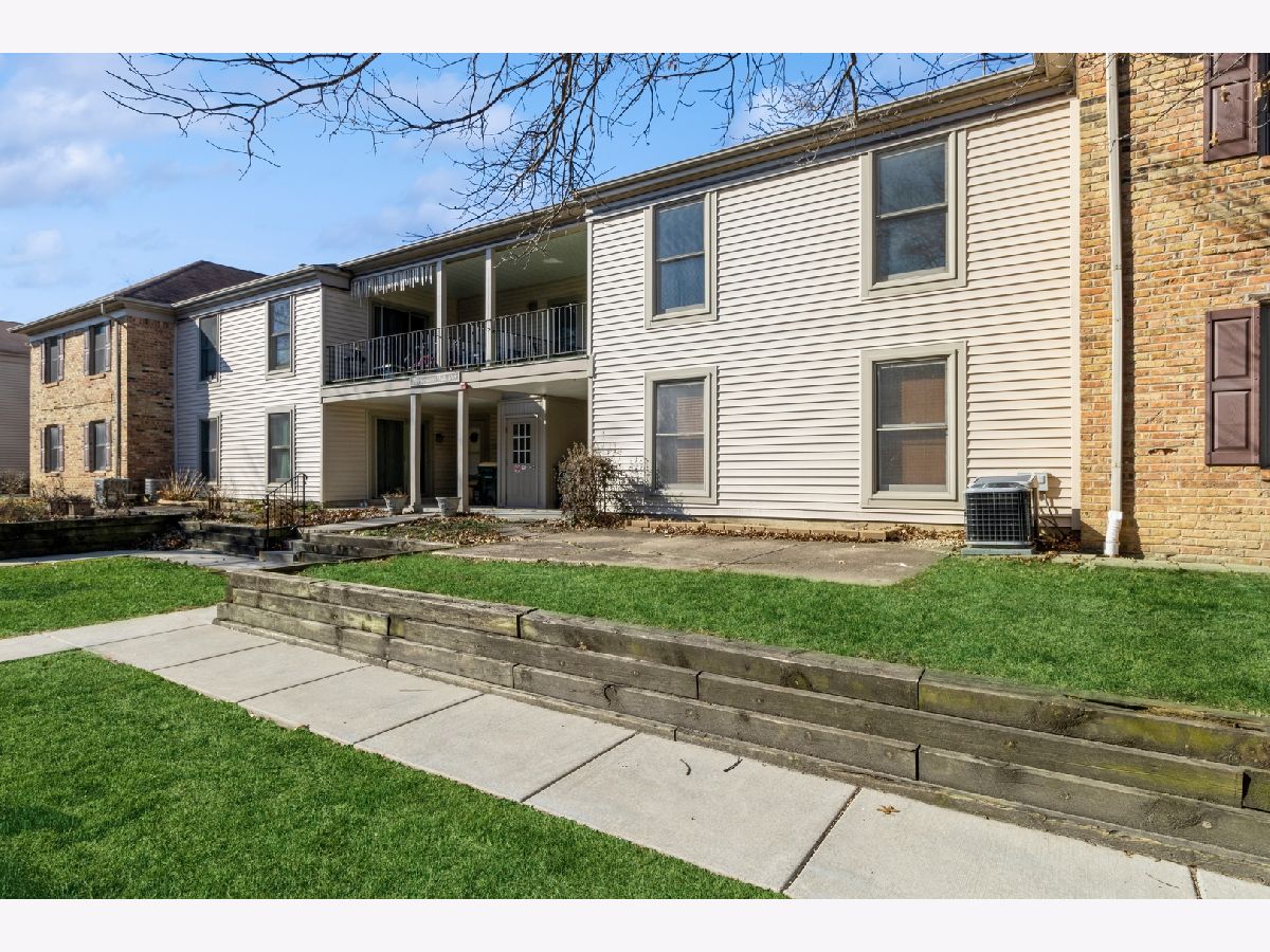 Townhomes & Condos Sold Hilldale Hoffman Estates Illinois, 1768 Sessions Walk