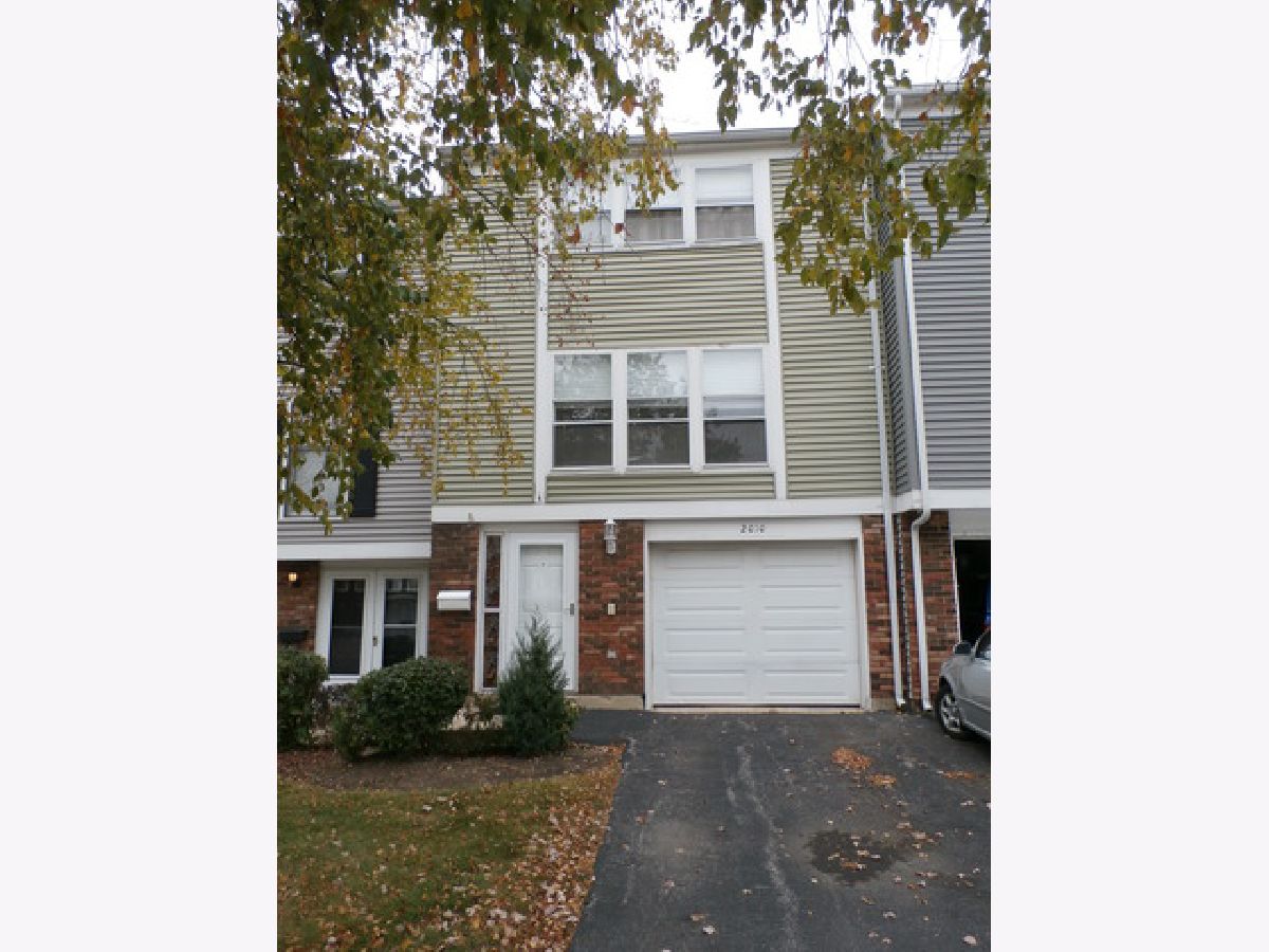 Townhomes & Condos Rented Sheffield Towne Schaumburg Illinois, 2010 Oxford