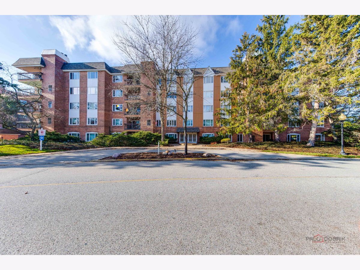 Condos & Townhomes & Homes Sold Rivershire Lincolnshire Illinois, 205 Rivershire