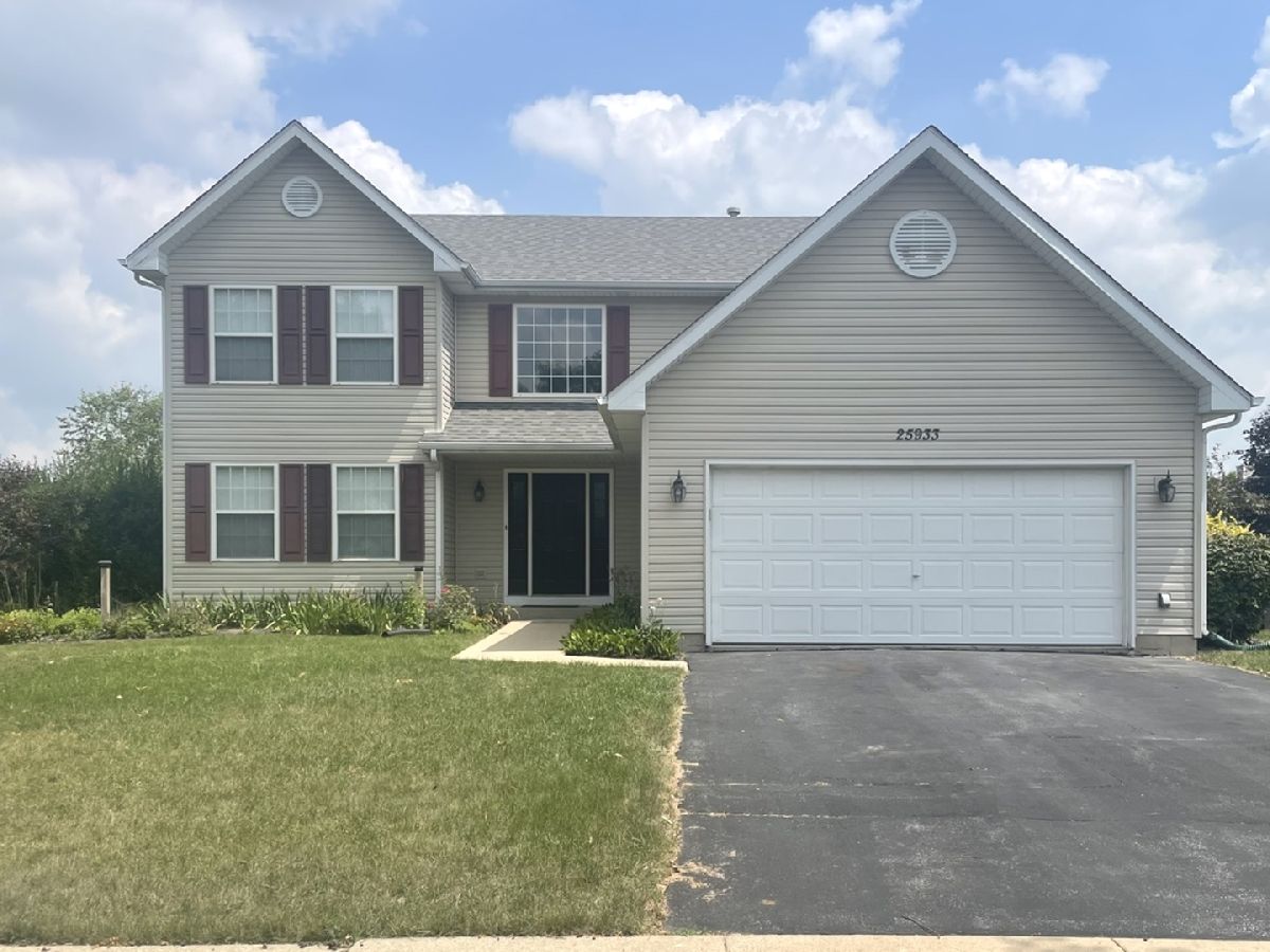 Homes & Townhomes Rented Hunters Crossing Channahon Illinois, 25933 Bell