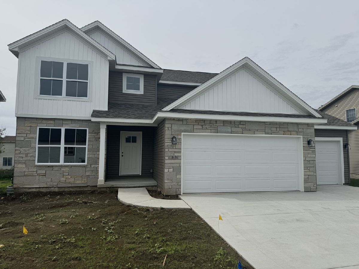 Homes & Condos & Townhomes Sold Kelley Glen Normal Illinois, 1313 Galway
